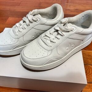 Alo White Low-Top Sneaker